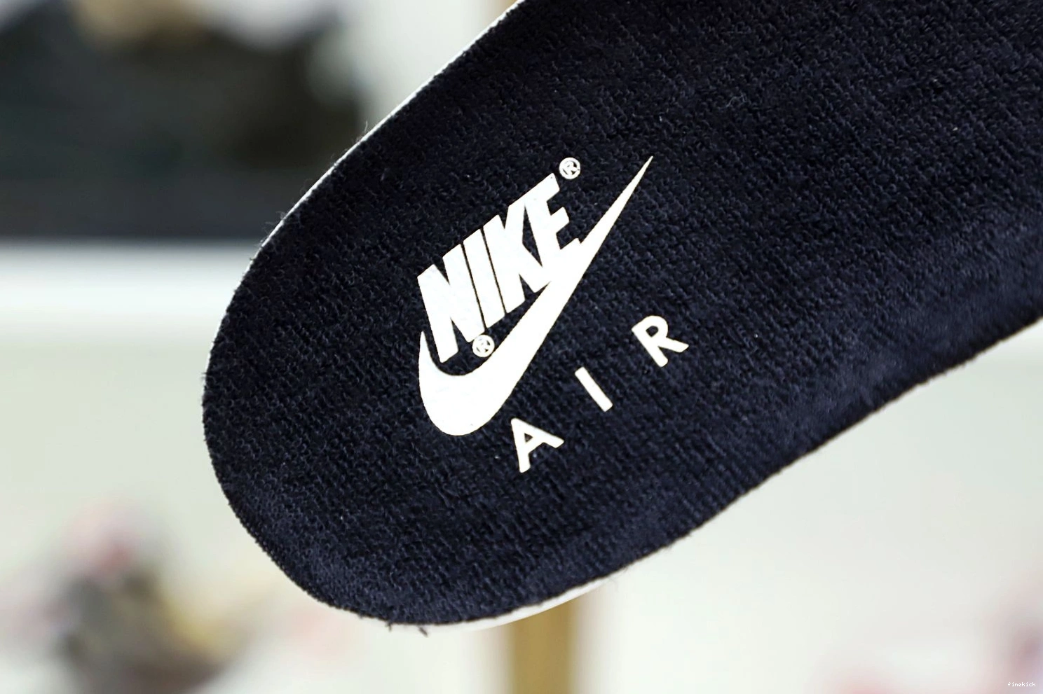 RETRO AIR 2019 11 'BRED' JORDAN 0109